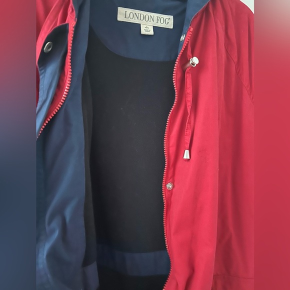 London Fog Limited Edition Ruby Red Light Coat Large - Picture 4 of 5